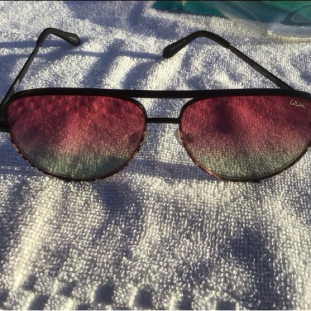 Quay High Key 126 Sunglasses Black Frame Purple Fade Lenses Gradient